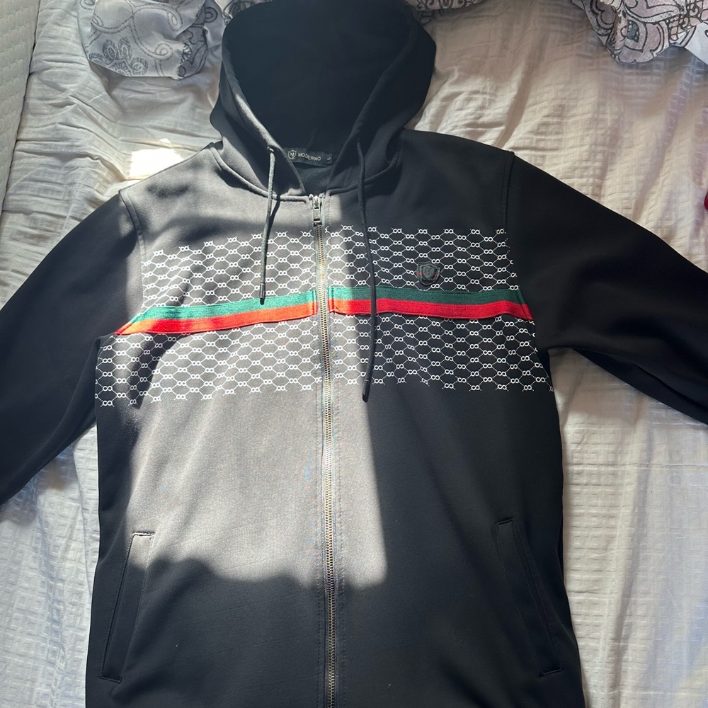 Moderno Zip Up sweater comfortable and warm